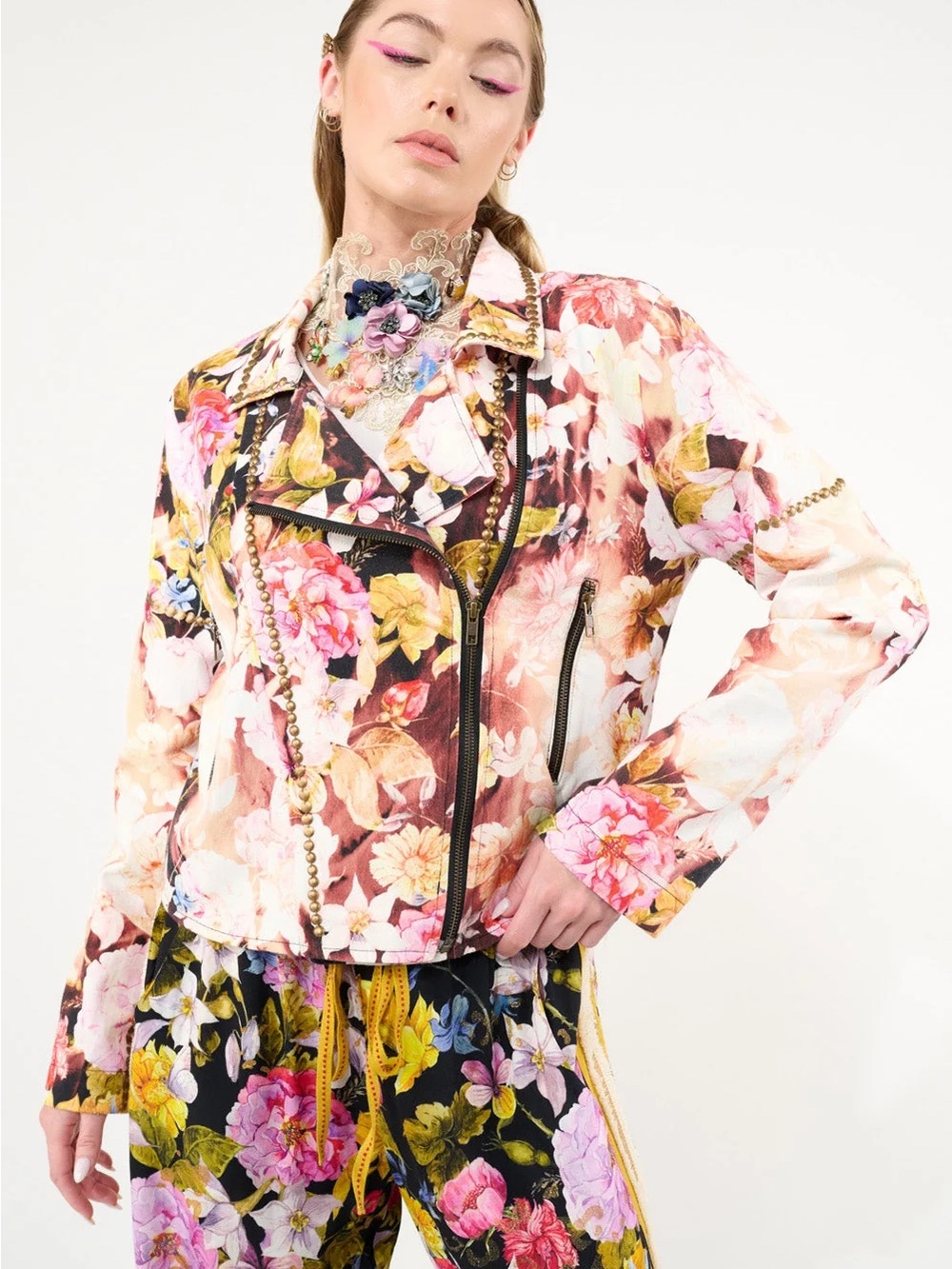 ✨ NWT Aratta Flower Bomb Jacket in Night Floral ✨